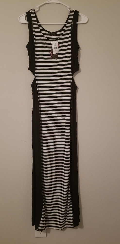 Soprano Sleeveless Maxi Long Dress